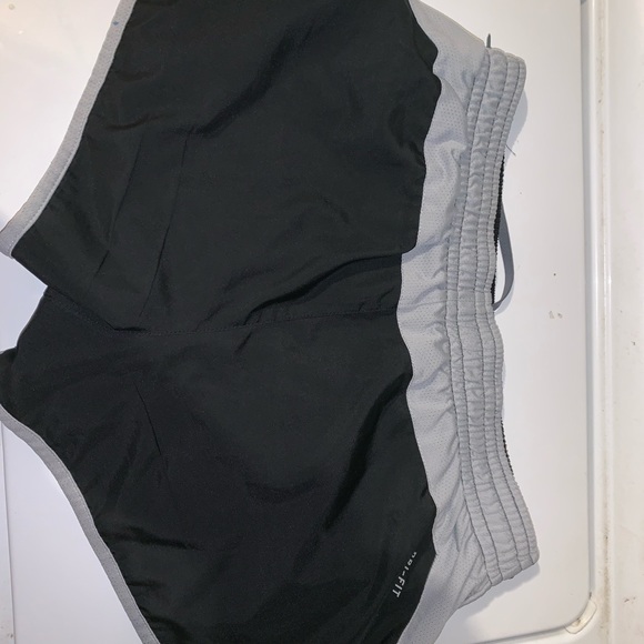 Nike shorts - Picture 2 of 4